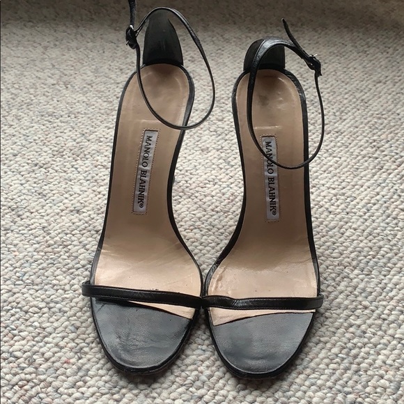 Manolo Blahnik Shoes - Manolo blahnik black heels